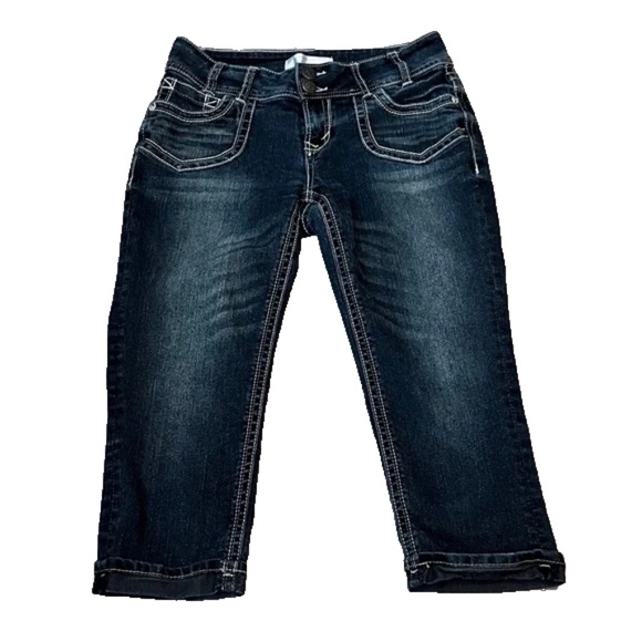 Women's No Boundaries Embellished Curvy Low Rise Jean Capri's (Junior, Size 9) - Picture 2 of 11